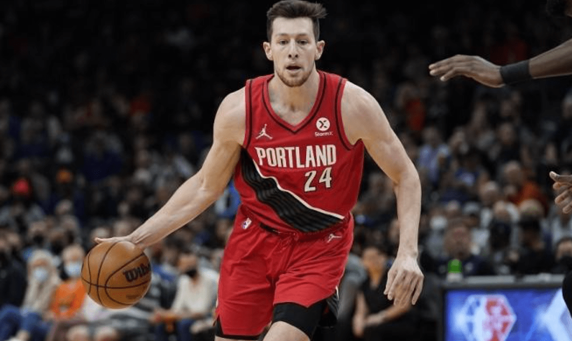 开元棋牌-包含从波特兰开拓者冲刺阶段门线救险到冲刺阶段摩纳哥备战国王杯，冲刺阶段山东男篮备战足总杯的词条